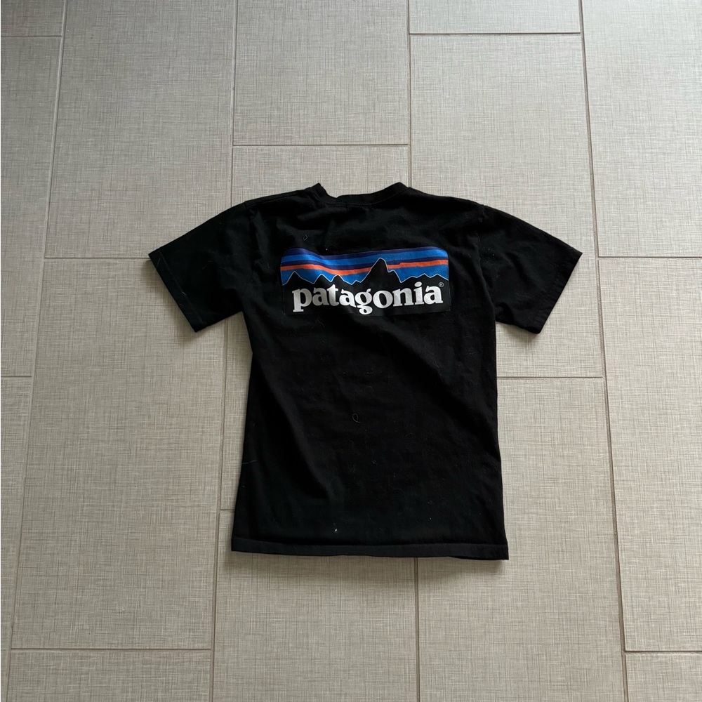 Patagonia black t shirt size medium
